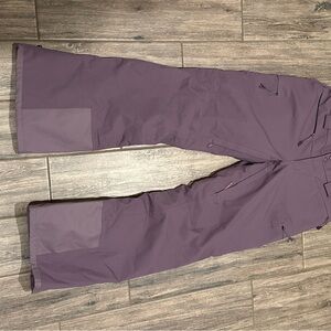 The North Face women’s  ski Pants in Purple size large